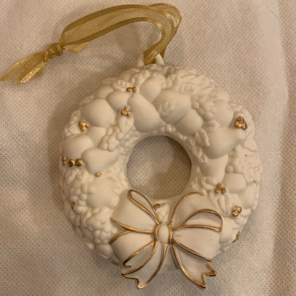 Wedgwood Christmas tree ornament in box wreath - Picture 6 of 9